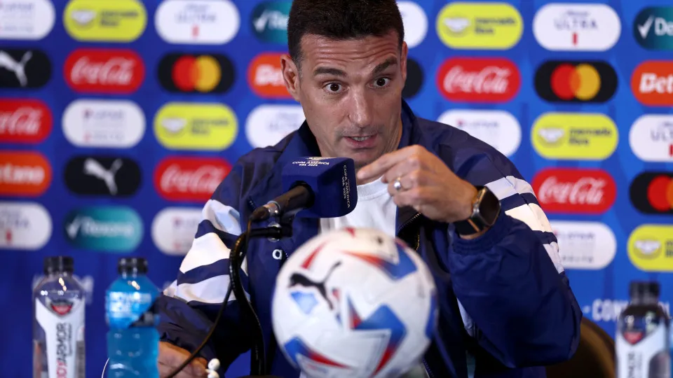 Scaloni desvaloriza palavras de Raphinha: "É um jogo de futebol"