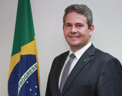 Secretário de Defesa Agropecuária diz que caso de gripe aviária “não é uma falha” no sistema