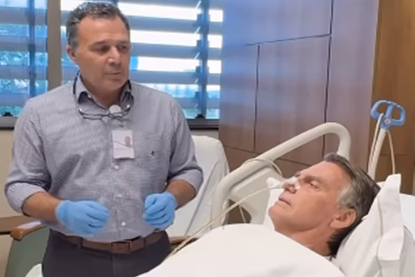 Sem dores ou febre, Bolsonaro está clinicamente estável; leia boletim