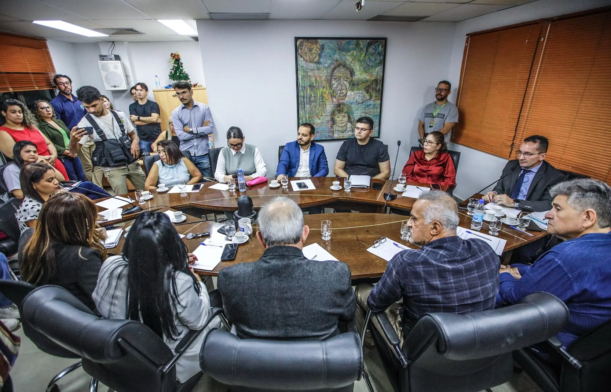 Sindicatos cobram isonomia e secretária fala em risco de não implementação de PCCR | ac24horas