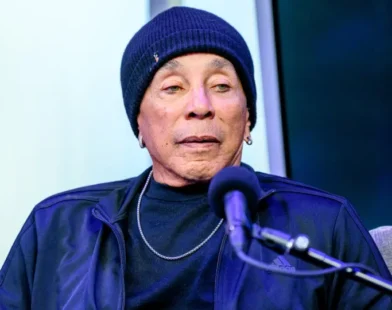 Smokey Robinson é acusado de estupro por quatro ex-funcionárias