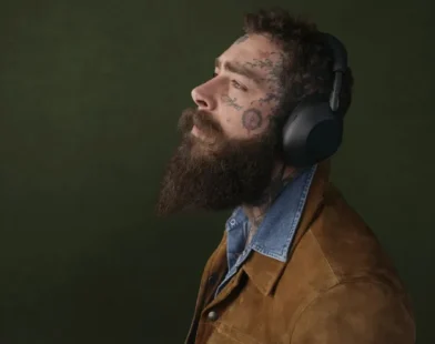 Sony lança fones WH-1000XM6 com chip mais rápido e 40h de bateria