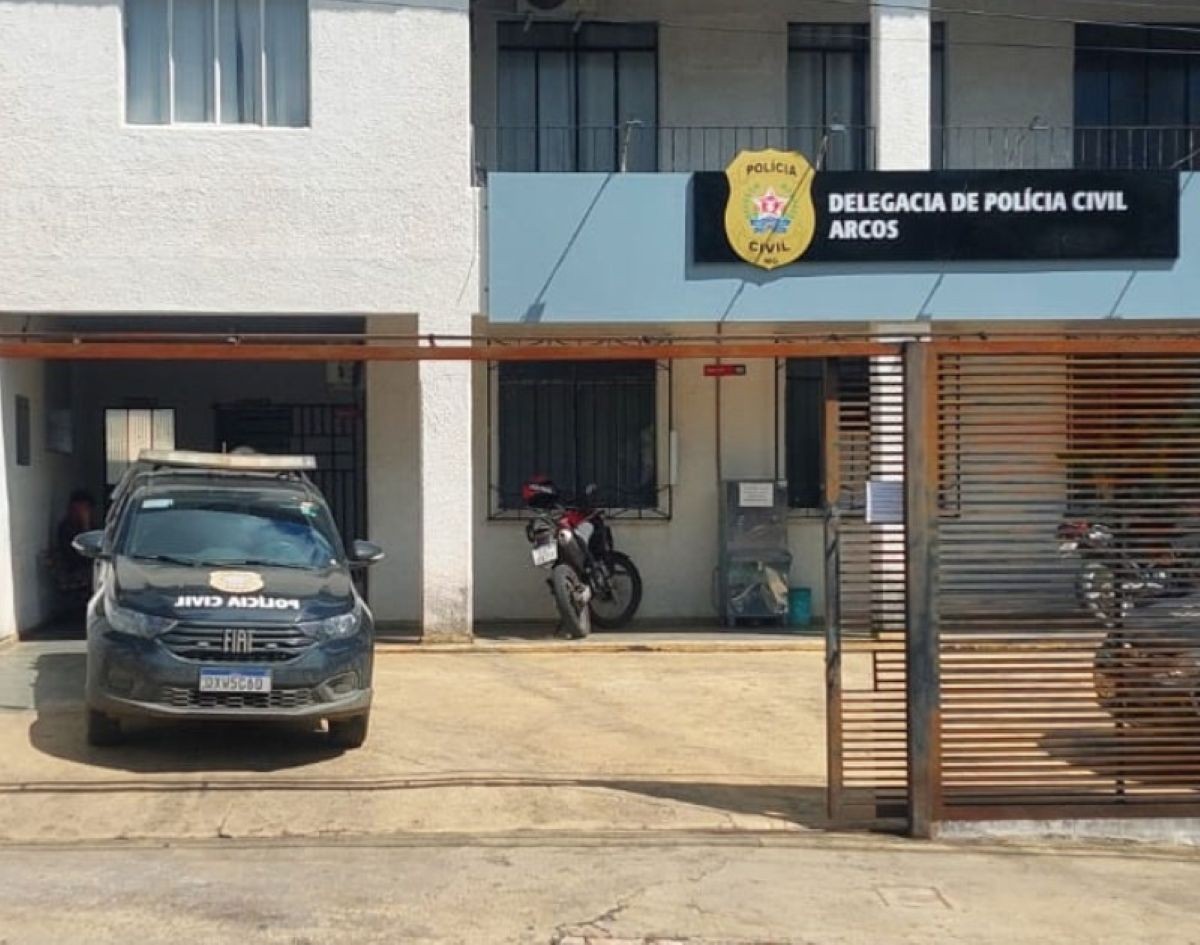 Suspeito de agredir idosa com pedaço de madeira durante briga por terreno em Arcos é preso | Centro-Oeste