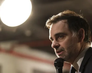 Tarifas sobre vinho? França responde a Trump: "Não cederemos a ameaças"