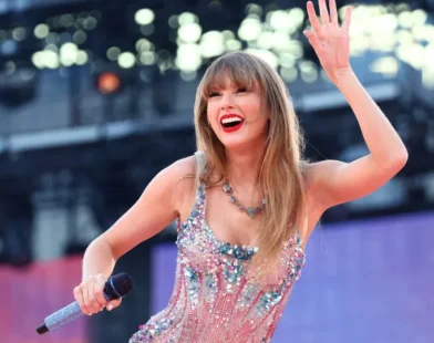 Taylor Swift bate recorde no Spotify com 300 milhões de reproduções em um dia