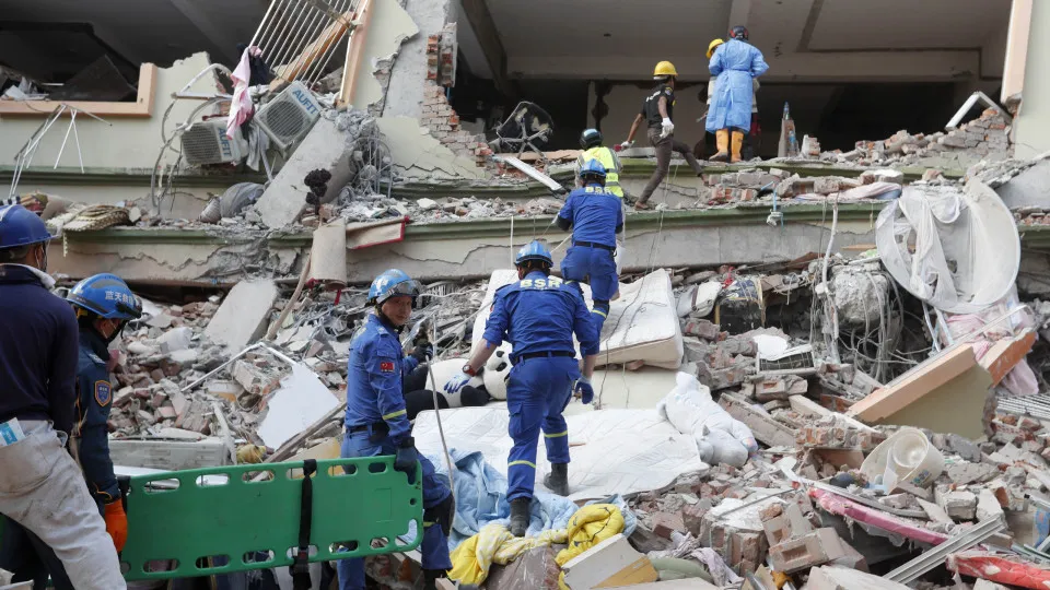 Terremoto causou mais de 1.700 mortos e 3.400 feridos em Myanmar
