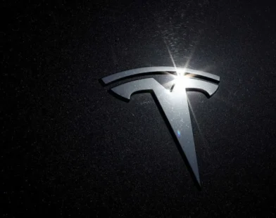 Tesla lança aplicativo para Apple Watch com funções remotas para veículos