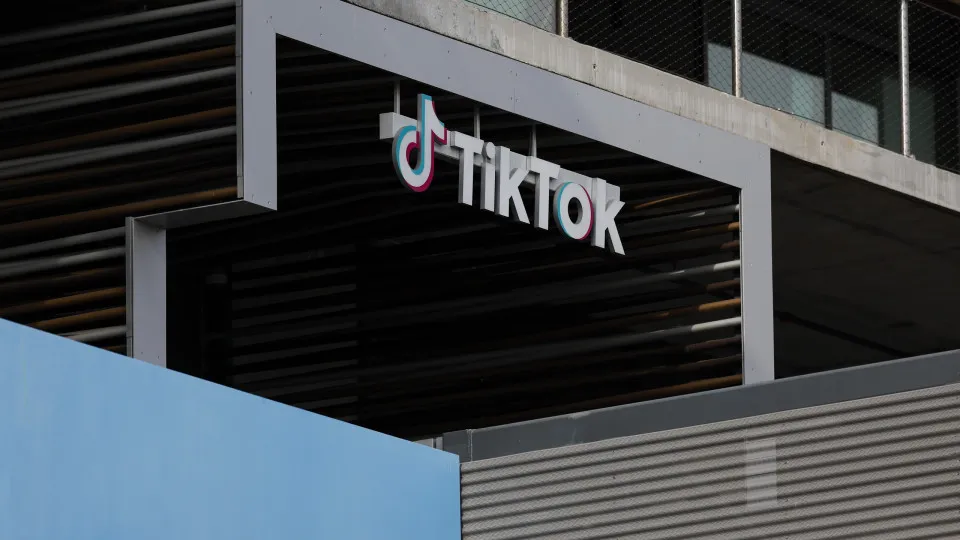TikTok anuncia enceramento nos EUA no domingo, e faz 'apelo' a Biden