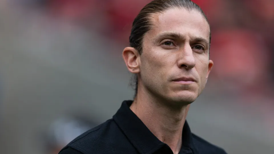 Time que sonha com vaga no grupo do Fla no Mundial tem técnico brasileiro
