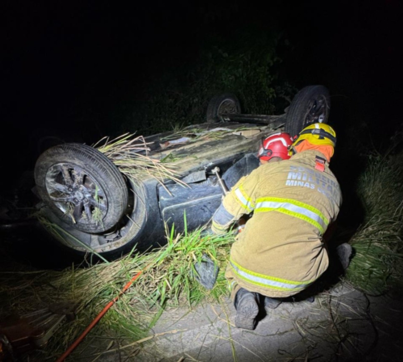 Três capotamentos registrados em estradas do Centro-Oeste de MG deixam um morto e dois feridos | Centro-Oeste