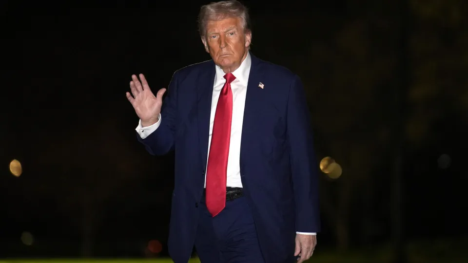 Trump ameaça Zelensky sobre acordo de minerais e terras raras com os EUA