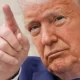 Trump diz que "Putin está brincando com fogo"