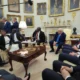 Trump humilha repórter na Casa Branca: "É um idiota, uma vergonha"