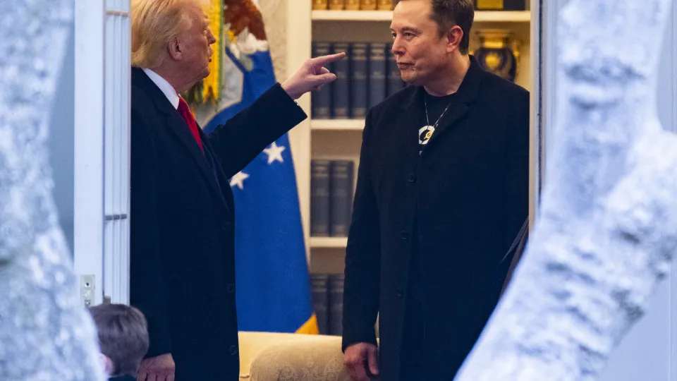 Trump informa equipe sobre saída de Musk do DOGE em breve