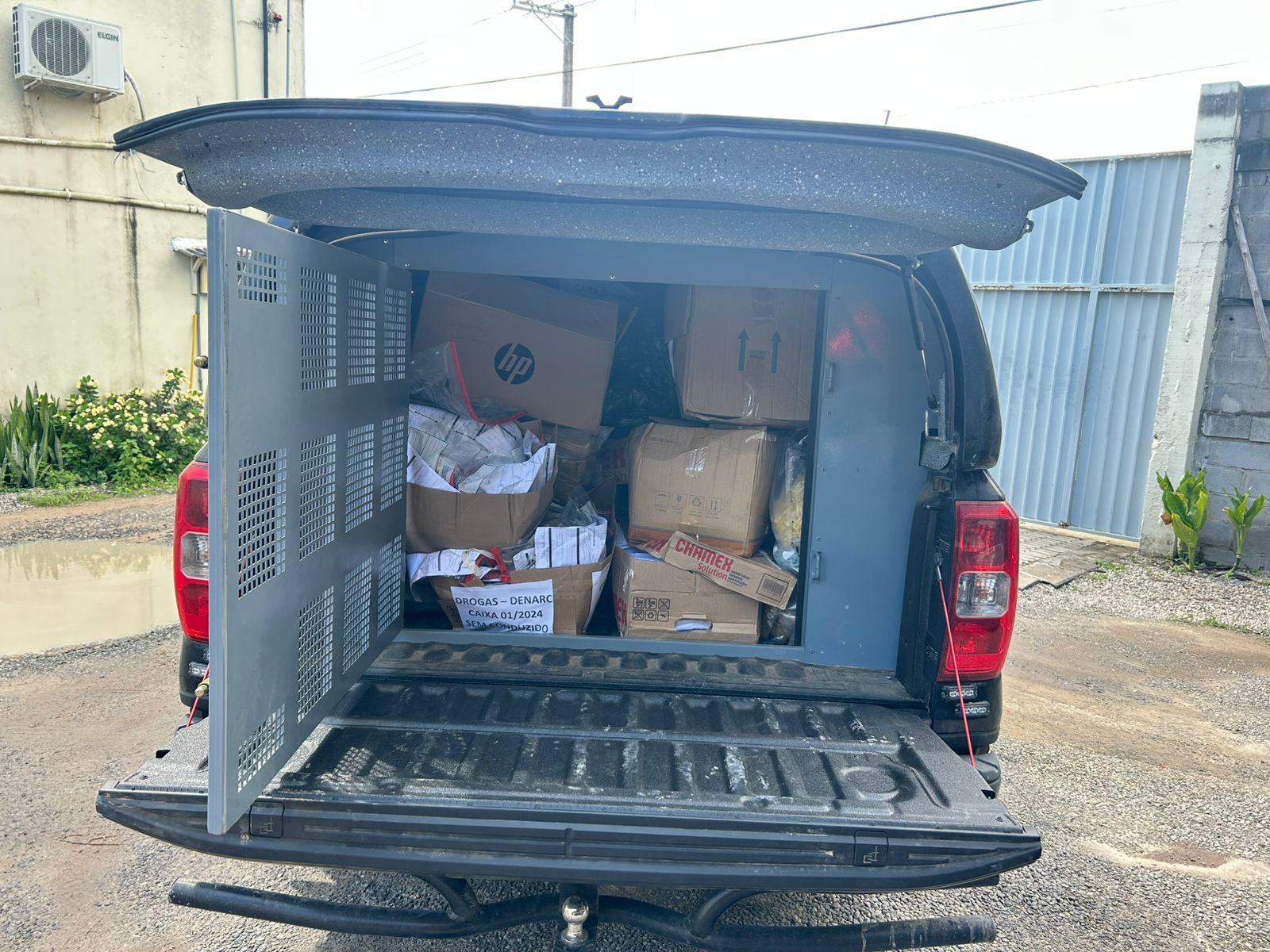 VÍDEO - Histórico! Polícia Civil destrói quase 600 kg de drogas em Linhares