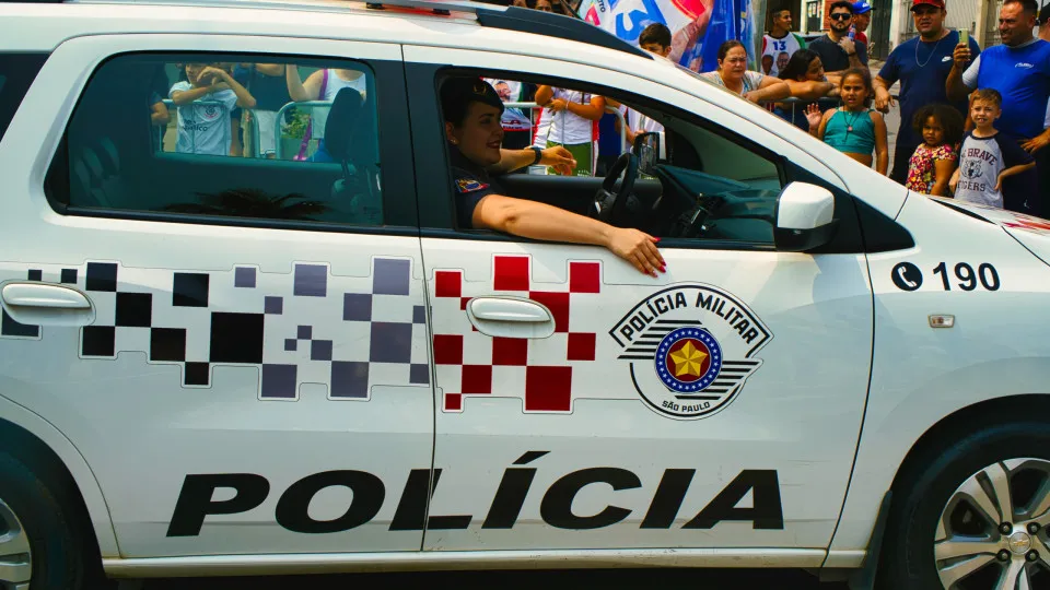 Viatura da PM atropela homem em Sorocaba e deixa local sem prestar socorro
