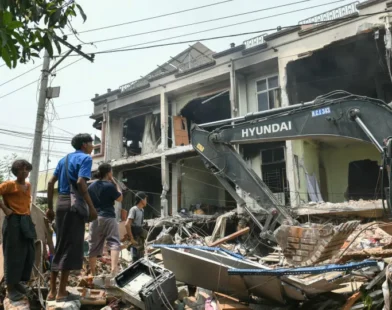 Vídeos mostram destruição causada por terremoto de magnitude 7.7
