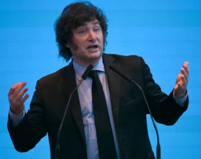 Vítimas da criptomoeda divulgada por Milei abrem ação civil por fraude nos EUA
