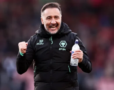 Vítor Pereira é eleito treinador do mês da Premier League