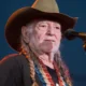 Willie Nelson vai sair em turnê com Bob Dylan, Robert Plant e sua família nos EUA