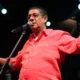 Zeca Pagodinho faz apelo para encontrar gata desaparecida