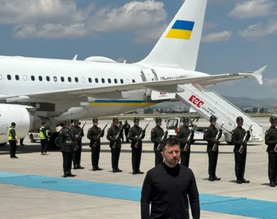Zelensky chega à Turquia para discutir paz com Rússia sem Putin presente