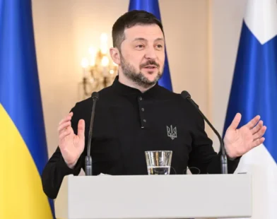 Zelensky pede mais "pressão" sobre a Rússia após novos ataques mortíferos