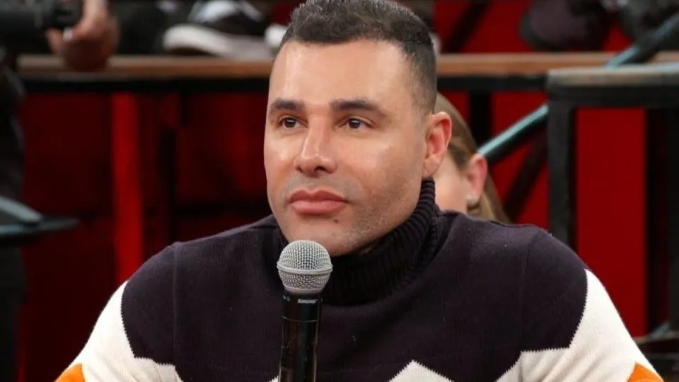 A imprensa que me tirou do armário, diz comediante Rodrigo Sant'anna