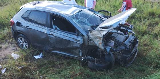 Ângela Carlos Coutinho morre após carro capotar no trevo de Regência, em Linhares