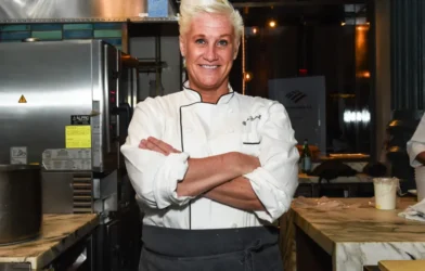 Anne Burrell, chef e apresentadora da TV, morre aos 55 anos em Nova York