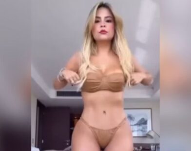Após viralizar, prefeita faz novo post com biquíni. Vídeo