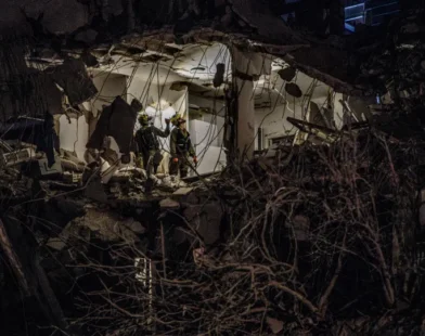Ataques do Irã com mísseis deixam 3 mortos e ao menos 82 feridos em Israel
