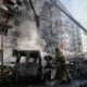Ataques russos em Kiev deixam 14 mortos, incluindo cidadão dos EUA
