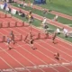 Atleta vence prova de 100m com barreiras mesmo após tropeçar e cruzar a linha com cambalhotas