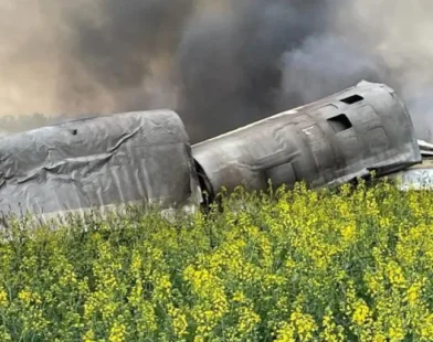 Avião com pelo menos 16 pessoas a bordo cai nos EUA; ninguém morreu
