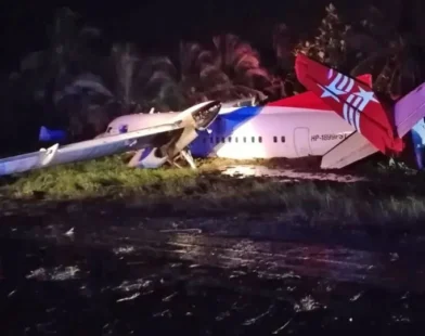 Avião sai da pista durante pouso no Panamá e faz vários feridos