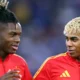 Barcelona acerta com Nico Williams e oferece salário milionário