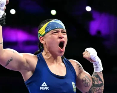Beatriz Ferreira derrota argentina nos EUA, mantém título mundial e desafia outra campeã