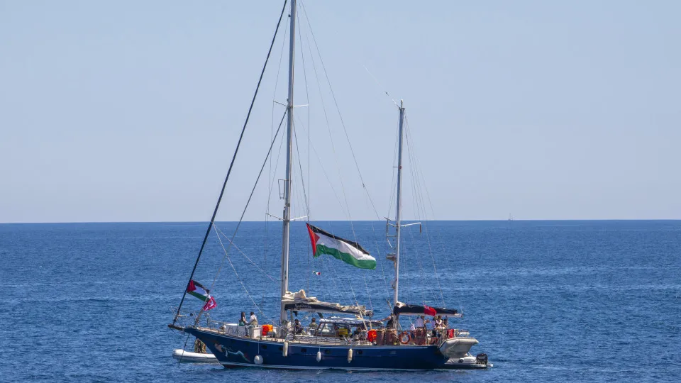 Brasil exige que Israel liberte tripulação de barco com Greta e brasileiro