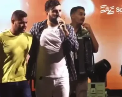 Cantor que recebeu em palco suspeito de matar ex-namorada revela tristeza