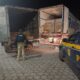 Carga de laticínios furtada é recuperada em pátio às margens da BR-381, em Oliveira