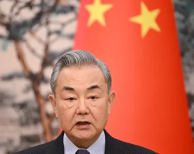 China avisa EUA para "não brincarem com o fogo" em relação a Taiwan