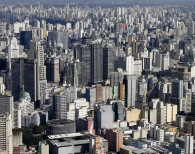 Cientistas analisaram por 2 anos a água da chuva de SP e se surpreenderam com o que encontraram