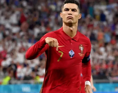 Cristiano Ronaldo decide, Portugal cala Alemanha em 4 minutos e vai à final