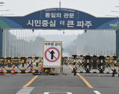 Desertor norte-coreano é condenado após roubar ônibus na Coreia do Sul