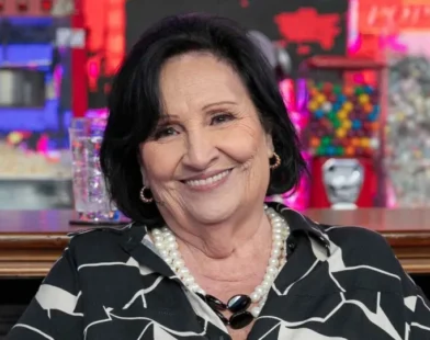 Dona Déa anuncia espetáculo sobre Paulo Gustavo, 'Meu Filho É um Musical'