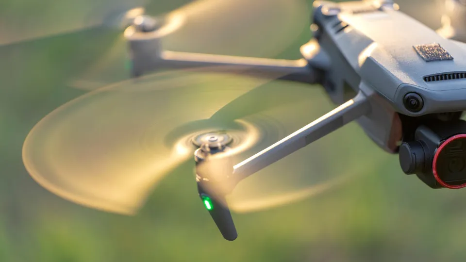 Drones do tráfico de drogas afetam 21 voos no aeroporto de Guarulhos