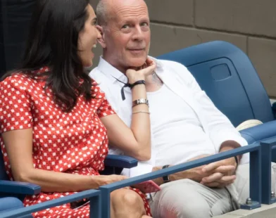 Emma Heming posta foto com Bruce e filha: "Queria que fosse diferente"