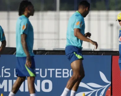 'Era Ancelotti' começa com treino e conversas próximas com jogadores