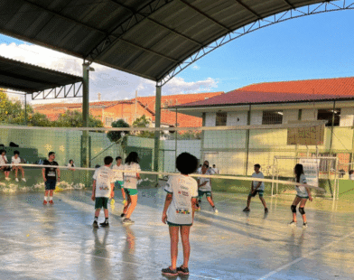 Esporte como ferramenta de transformação: projeto forma cidadãos dentro e fora das quadras